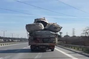 İstanbul'da aşırı y&uuml;kl&uuml; kamyon tehlikesi!