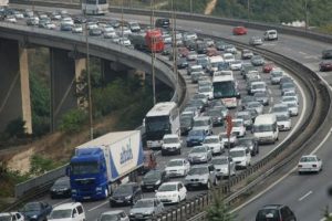 İstanbul'da trafiği kilitleyen kaza