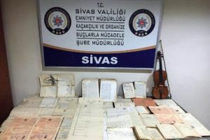 Osmanlı d&ouml;nemine ait el yazması kitaplar ele ge&ccedil;irildi
