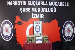 Narkotik k&ouml;peği 'Julien' uyuşturucuya ge&ccedil;it vermiyor