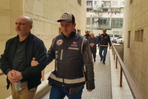 Bursa polisi peşindeydi! FET&Ouml;'n&uuml;n kurucu kadrosundaki firari yakalandı