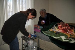 Hakkari'de elektrik kesintisi hastalara zor anlar yaşattı