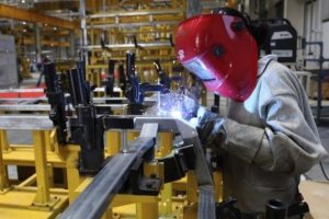 ABD'de sanayi &uuml;retimi 4 ayın zirvesine &ccedil;ıktı