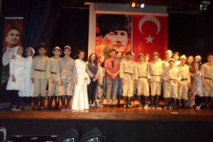 Bursa'da &ouml;ğrencilerden 18 Mart g&ouml;sterisi
