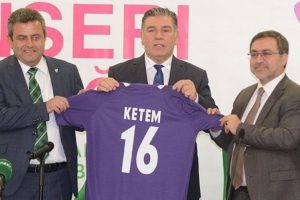 Bursaspor'dan kansere dikkat &ccedil;ekmek i&ccedil;in işbirliği