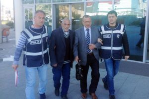 B&uuml;feciyi 10 bin lira dolandıran şahıs tutuklandı