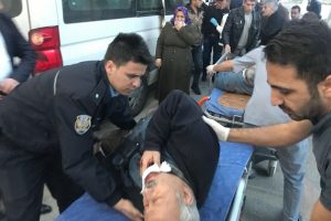 Yolcu otob&uuml;s&uuml; kamyonla &ccedil;arpıştı: 1 &ouml;l&uuml;, 40 yaralı