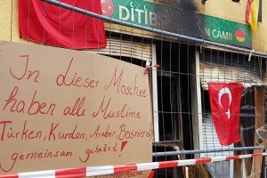Almanya'da T&uuml;rklere y&ouml;nelik &ccedil;irkin saldırılara kınama