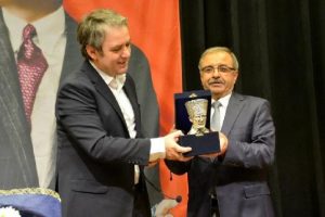 Meydan: Ama&ccedil;ları, Atat&uuml;rk's&uuml;z bir &Ccedil;anakkale tarihi yazmak