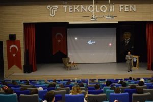 Bursa'da &ouml;ğrenciler yapay zeka ve End&uuml;stri 4.0'ı uzmanından dinledi