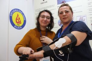 Doğuştan engelli liseli gen&ccedil; fizik tedavi robotu geliştirdi