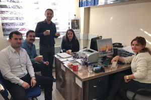 Bursa'da bu kuruma gelenlere ballı s&uuml;t ikram ediliyor