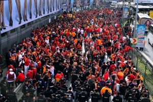 Galatasaray taraftarları Kadık&ouml;y'e geldi