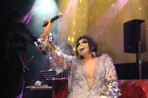 B&uuml;lent Ersoy, Bursa'da konser verdi