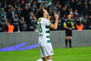 Stancu atıyor, Timsah kazanıyor