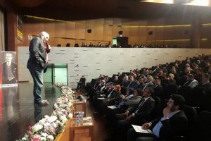 Bursa Siyaset Akademisi kursiyerlerin yoğun ilgisi ile s&uuml;r&uuml;yor