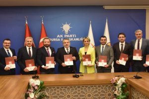 Bursa Otomotiv Sekt&ouml;r Raporu kitaplaştırıldı&nbsp;