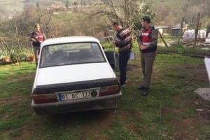 &Ccedil;aldığı aracın benzini bitti başka ara&ccedil; &ccedil;aldı