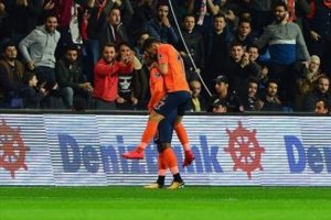 Başakşehir'den Beşiktaş'a zirve darbesi