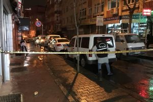 Misafirliğe gittiği evde silahlı saldırıya uğradı!