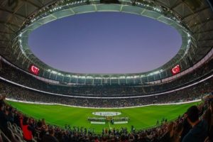 S&uuml;per Lig'de son beş yılın en seyircili sezonu yaşanıyor