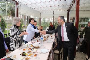 Bursa B&uuml;y&uuml;kşehir Belediye Başkanı Aktaş, kadın muhtarlarla buluştu