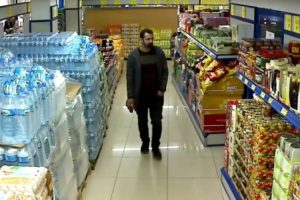 Bursa'da markette bıçaklı gasp