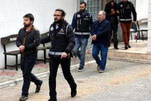 Yunanistan'a firar etmek isteyen 6 FET&Ouml; ş&uuml;phelisi pirin&ccedil; tarlasında yakalandı
