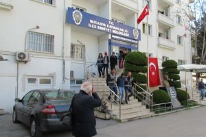 Bursa'da polis ekipleri uyuşturucu tacirlerine g&ouml;z a&ccedil;tırmıyor