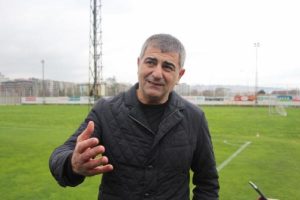 Samsunspor'da hakeme tepkiler s&uuml;r&uuml;yor