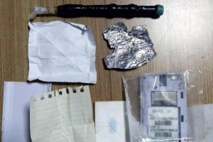 Cep telefonuna gizlenmiş metamfetamin ele ge&ccedil;irildi