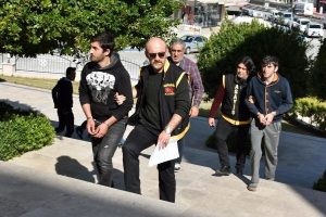 Hırsızlık ş&uuml;phelisi 4 G&uuml;rc&uuml; g&ouml;zaltına alındı