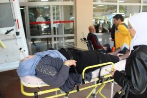 &Ouml;ğrencinin &ccedil;ektiği şut &ouml;ğretmeni hastanelik etti