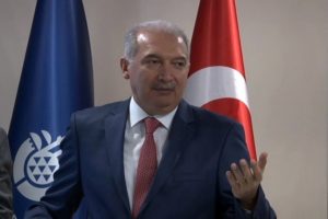 Uysal: Az oy aldığımız yerlere daha fazla hizmet g&ouml;t&uuml;r&uuml;yoruz