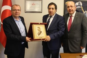 Bursa Valisi K&uuml;&ccedil;&uuml;k'ten BTB'ye iade-i ziyaret