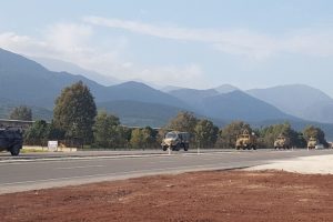Afrin'e sinyal kesici askeri ara&ccedil;lar g&ouml;nderildi