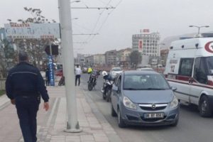 Otomobil ile motosiklet &ccedil;arpıştı: 1 yaralı