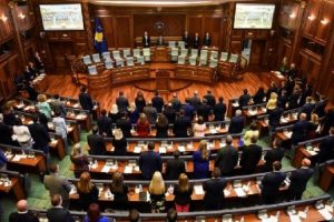 Kosova'nın AB yolundaki yasasının oylaması ertelendi