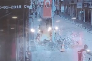 Kazı yapan iş&ccedil;iler &ouml;l&uuml;mden b&ouml;yle d&ouml;nd&uuml;