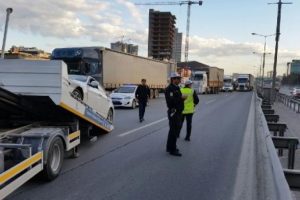 Ka&ccedil;an ş&uuml;pheliler Basın Ekspres yolunu birbirine kattı!