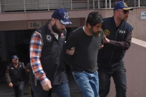 İzmir'de MLKP &uuml;yesi 2 bombacı yakalandı!