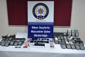 Kredi kartı dolandırıcılarına operasyon: 26 g&ouml;zaltı