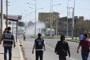 Batman'da Nevruz gerginliği: 20 g&ouml;zaltı