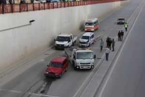 Karaman'da &ouml;n camına korkuluk demiri d&uuml;şen s&uuml;r&uuml;c&uuml; &ouml;l&uuml;mden d&ouml;nd&uuml;