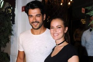 Burak &Ouml;z&ccedil;ivit ve Fahriye Evcen Afrika tatiline &ccedil;ıktı