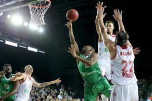 Dar&uuml;şşafaka final i&ccedil;in sahaya &ccedil;ıkıyor!
