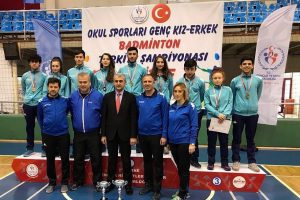 Bursalı Badmintoncular Hindistan Yolcusu