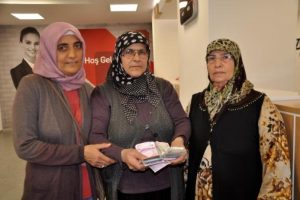 Biriktirdiği 'Umre' parasını Mehmet&ccedil;iğe bağışladı