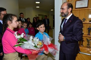 Bursa'da minikler Edebali ile r&ouml;portaj yaptı