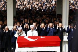 Deniz B&ouml;l&uuml;kbaşı ebediyete uğurlandı
